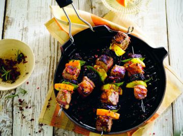 Brochettes de canard, prune et orange