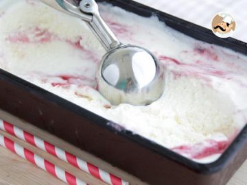 Glace au yaourt et à la framboise