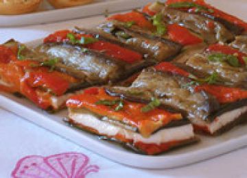 Millefeuille d'aubergine et poivron à la mozzarella