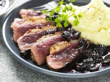 Magrets de canard aux fruits rouges