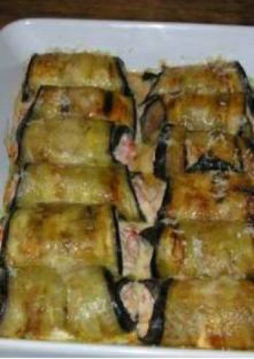 Rouleaux d'aubergines à la tomate et ricotta