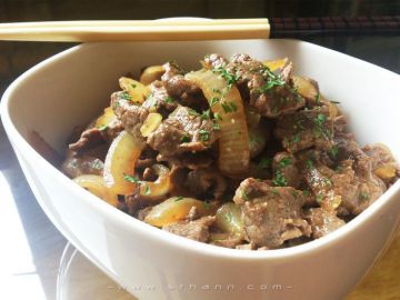 Bœuf aux oignons