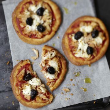 Pizza au thon et à la mozzarella