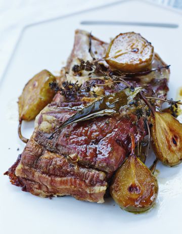 Porc très confit aux poires rôties