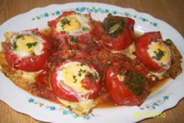 Tomates aux oeufs en cocotte