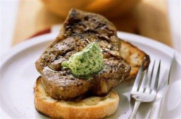 Filet de porc grillé, mariné à la bière et à la moutarde