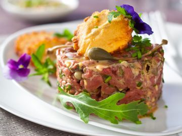 Tartare de canard aux pommes sautées