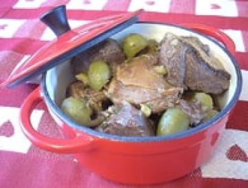 Canard aux olives, ail et échalotes