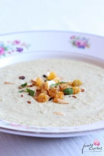 Soupe de brocolis, pommes et lait de coco