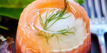 Aspic d'oeuf au saumon fumé
