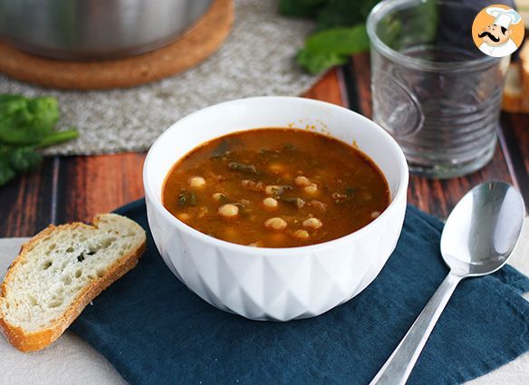 Soupe de pois chiches aux épinards