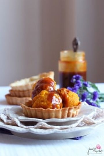 Tartelette de glace à la banane, potimarron et caramel au beurre salé