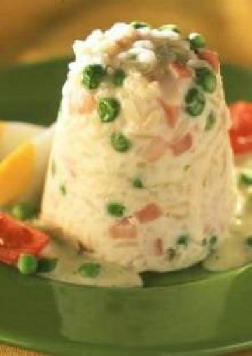 Timbale de riz aux petits pois et dés de jambon