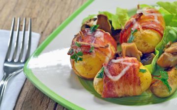 Salade cuite au lard et ses pommes de terre