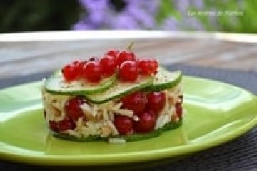 Salade de riz au thon, courgette et groseilles rouges