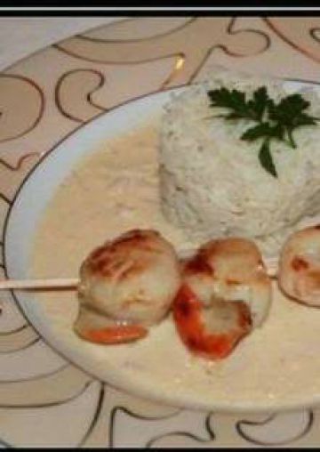 Noix de Saint-Jacques sauce échalote en brochette
