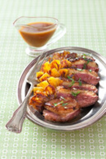 Magret de canard à l’ananas, sauce aigre douce
