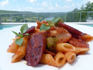 Penne au chorizo et aux olives
