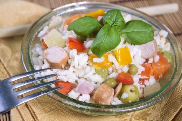 Salade de riz aux saucisses Knacki