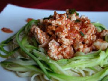 Spaghettis de courgettes et leur hachis de dinde