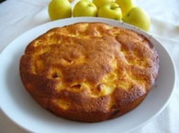 Gâteau moelleux aux pommes et aux amandes
