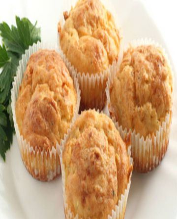 Muffins à la courgette, au poulet et à la feta