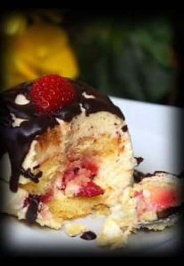 Entremets aux fraises sur nuage de mascarpone