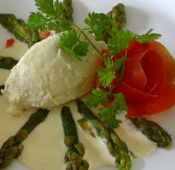 Bavarois d'asperges, mousseline au citron