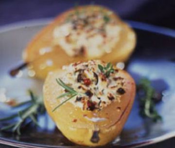 Poires farcies au chèvre et au miel