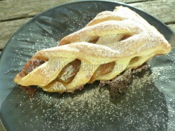 Feuilletés tressés aux mirabelles