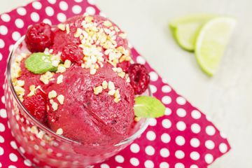 Sorbet aux framboises, fraises et citron à ma façon