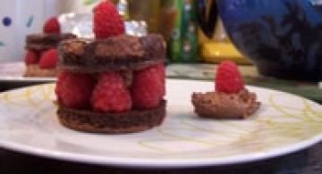Petits gâteaux choco-mousse-framboises