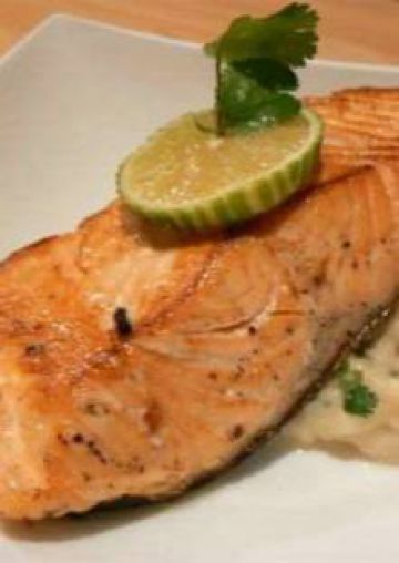 Pavés de saumon accompagnés d'une purée de pommes de terre