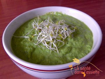 Soupe crue céleri avocat