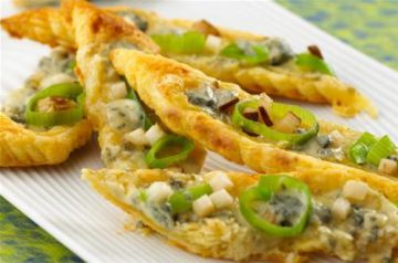 Bouchées feuilletées au poireau, poire à la fourme