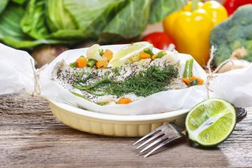 Papillote de cabillaud et petits légumes au citron vert