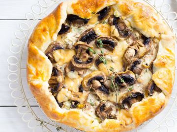 Tarte aux feuilles de brick, poulet, fromage et champignons
