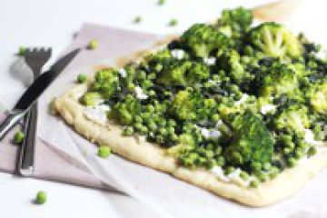 Pizza aux épinards, petits pois et brocoli