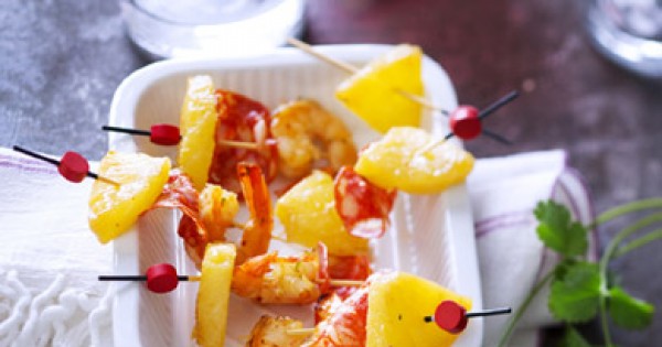 Brochettes d'ananas, crevettes et chorizo