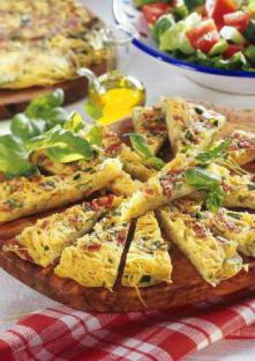 Omelette de pâtes aux lardons