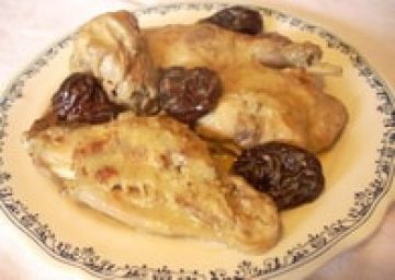 Lapin aux pruneaux, poireaux et céleri