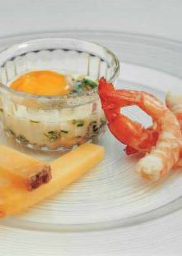 Oeuf cocotte cantal et crevettes