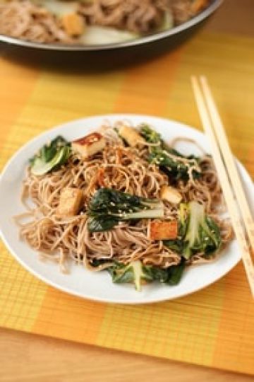 Nouilles soba aux blettes et au tofu