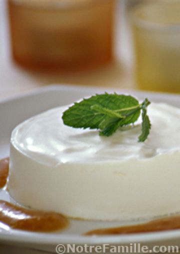 Mousseline de faisselle au coulis d'abricots
