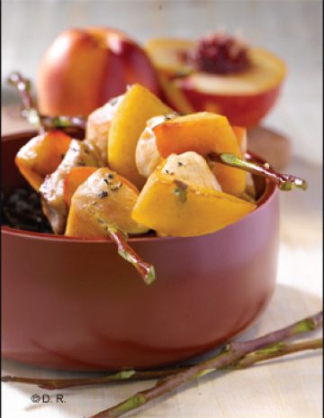 Piquets de volaille aux nectarines d’ici et vinaigre balsamique