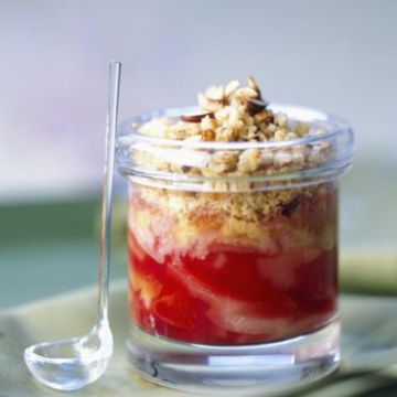 Crumble poire prune noisette