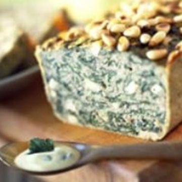 Terrine de jambon aux épinards, herbes et pignons