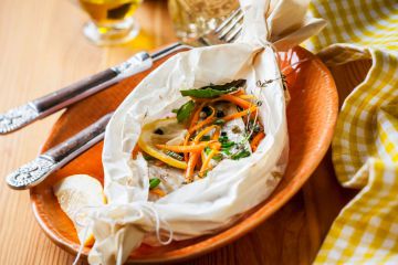 Papillote de dorade et julienne de légumes