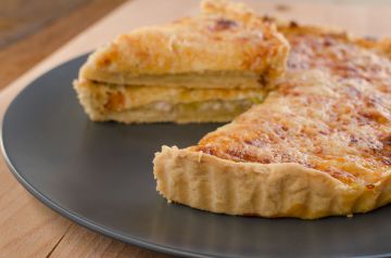 Quiche au brie de Meaux et poireaux