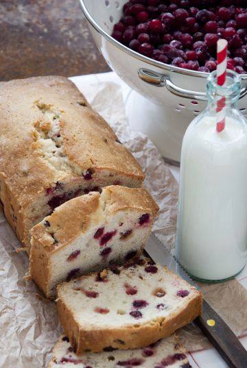 Cake à la ricotta et cerises noires